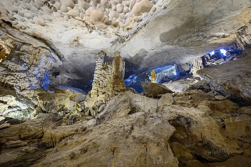Hang Sung Sot Cave or Grotto of Surprises, Halong Bay in Vietnam
