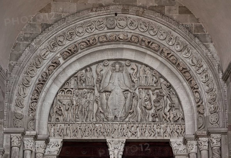 Autun, Cathedral of St-Lazare, Portal of the Last Judgement around 1135 by Master Gislebertus, tympanum with Christ in the mandorla and the elect and damned, St, Saint, Saint