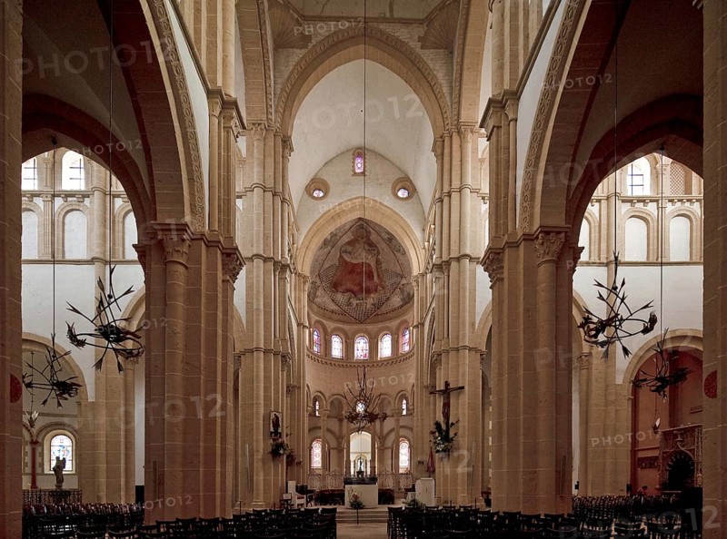 Frankr Paray-le Monial Burgundy Basilica Sacre-Coeur Begun around 1100 Interior facing east Painted in 2005 according to the findings of the 15th century Apse fresco around 1400, St., Saint, Saint