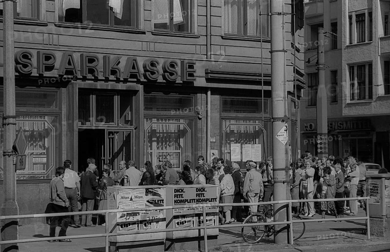 GDR, Berlin, 25 May 1990, queuing for applications for monetary union, savings bank in Kastanienallee, at the intersection of Schönhauser Alle and Dimitroffstraße)