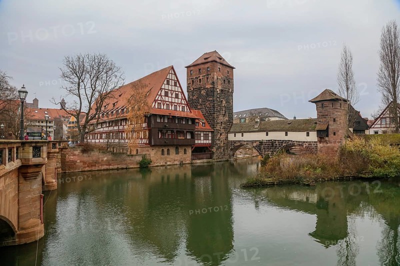 Maxbrücke and Henkerbrücke over the Pegnitz, Weinstadel and water tower, Nuremberg, Middle Franconia, Franconia, Bavaria, Germany, Europe
