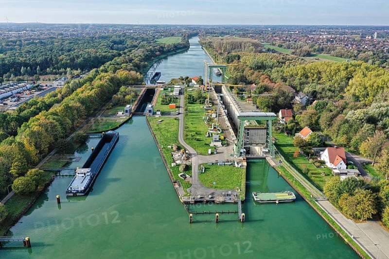 Repair Works at a canal lock in North Rhine-Westphalia, along the Wesel-Datteln Canal. The larger lock was completed in 1928 and has lift gates at both ends. It is 222 meters long, 12 meters wide and is designed for a draft of 2.80 meters, with a filling capacity of 26, 500 cubic meters. The inset bollards needed to be replaced in 2022
