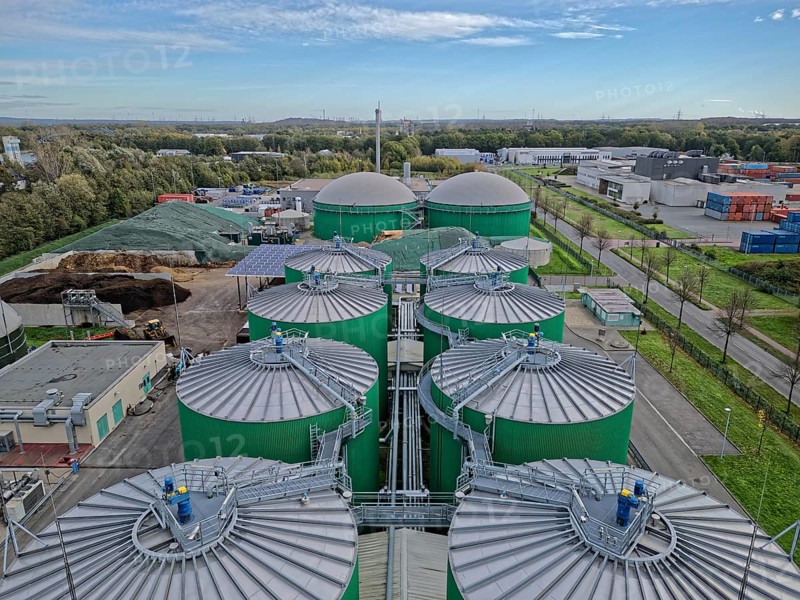 Biogas plant in North Rhine-Westphalia. The plant processes around 300 tons of slurry, manure and renewable raw materials every day