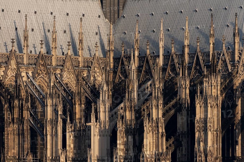 Cologne, view of the cathedral from the right bank of the Rhine, detail of the buttress between transept and choir