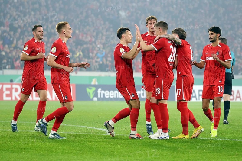 Freiburg goal celebrations: Matthias Ginter (SC Freiburg) puts Sportclub on the winning track with his header in the match for the DFB Cup 2024-25, 2nd round: SC Freiburg vs Hamburger SV, Freiburg im Breisgau, Germany / Germany