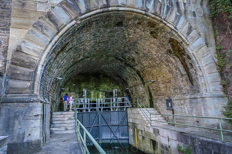Lock at the Weilburg ship tunnel, River Lahn, Limburg-Weilburg district, Hesse, Germany, Europe