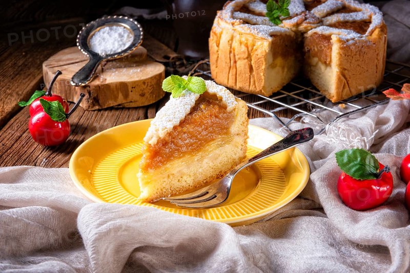 Äpfel mit einer knusprigen Kruste bedeckt - das ist die amerikanische Apple Pie
