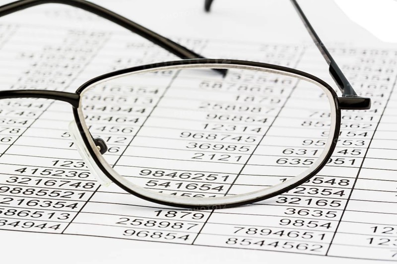 A table with turnover and expenditure figures. Symbol photo for costs, profit, Controlling Austria