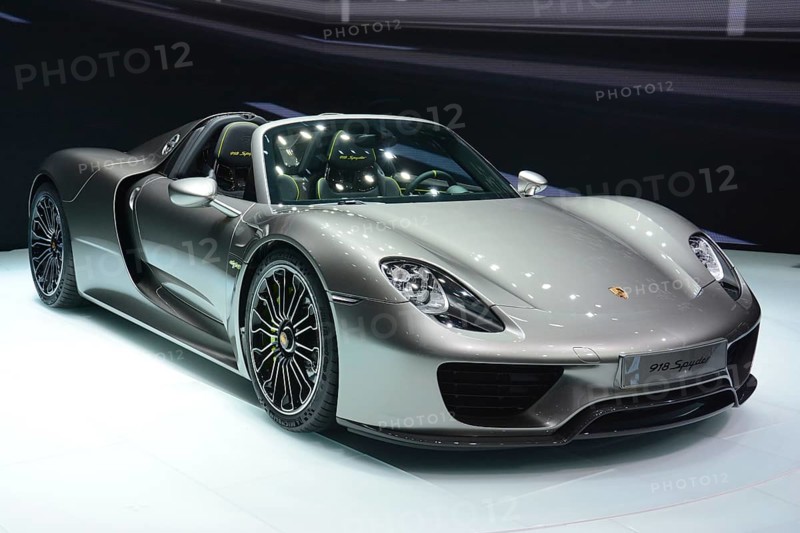 Porsche 918 Spyder with high-performance hybrid