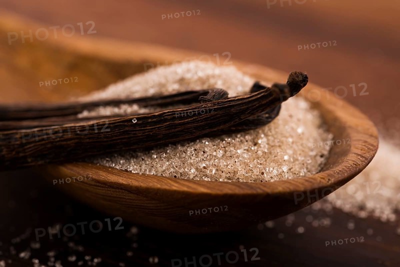 Vanilla sugar and vanilla beans
