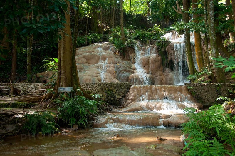 Loei (Thai: ???) Province is located in Thailand's upper North-East. Neighboring provinces are (from east clockwise) Nong Khai, Udon Thani, Nongbua Lamphu, Khon Kaen, Phetchabun, Phitsanulok. In the north it borders Xaignabouli and Vientiane Provinces of Laos.<br/><br/> The province is covered with low mountains, while the capital Loei is located in a fertile basin. The Loei River, which flows through the province, is a tributary of the Mekong which, together with the smaller Hueang River, forms the northern boundary of the province with neighboring Laos.<br/><br/> Although temperatures in the hot season (April-May) can be more than 40 degrees Celsius, the province is the only one in Thailand where temperatures regularly drops below freezing at night in the cold season (December-January).<br/><br/> Loei is rich in national parks, including especially Phu Kradung, Phu Ruea, Phu Suan Sai (also known as Na Haeo) and Phu Luang Wildlife Sanctuary.<br/><br/> In 1853 King Mongkut (Rama IV) fo...