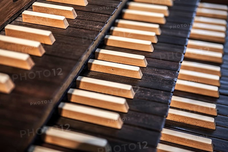 Keyboard of a pipe organ