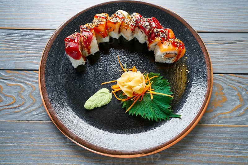 Rice Maki Sushi with salmon and tuna fish