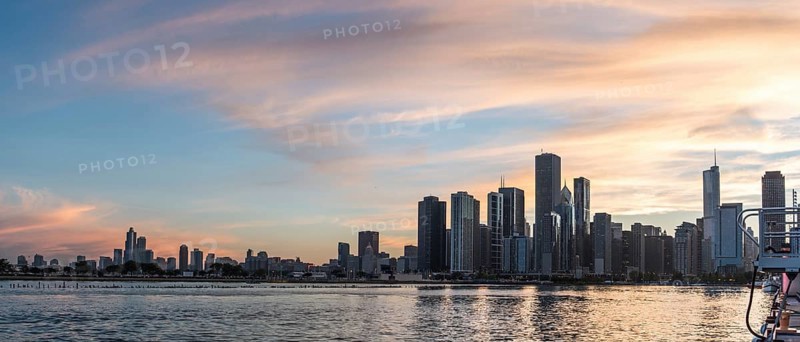 Sunset over the skyline of Chicago, from Navy Pier, USA, North America