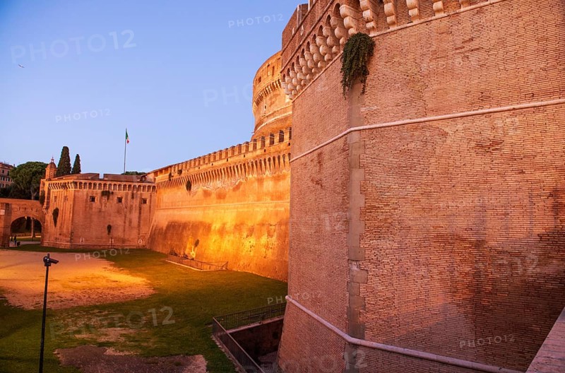 Magnificient colors of Castel Santangelo at Sunset - Rome
