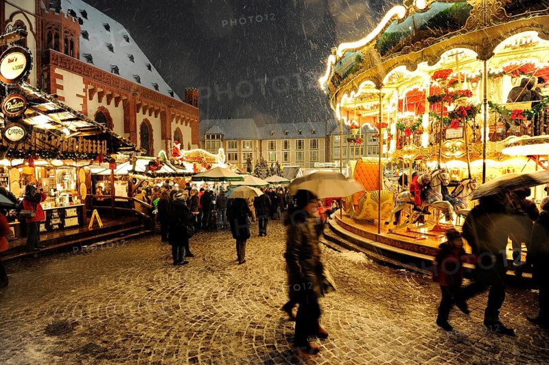 Christmas market, carousel and Alte Nikolaikirche am Römer, Römerberg, Old Town, Frankfurt am Main, Hesse, Germany, Europe