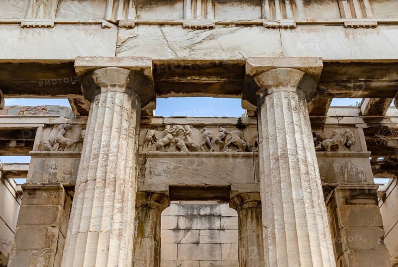 A close-up picture of the Temple of Hephaestus