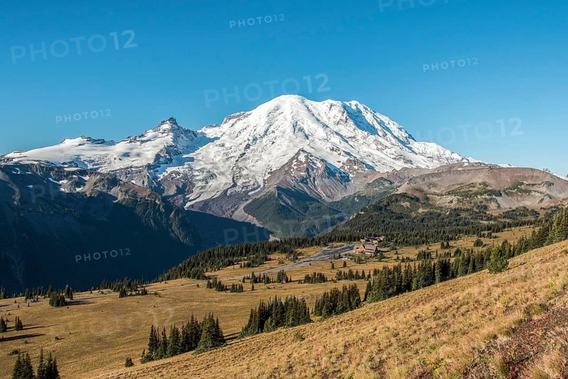 Cloudless view on Mt Rainier from Mt Fremont Lookout Trail, USA, North America
