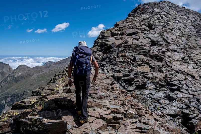 Ascent to Batoua peak by ridge, 3034 meters, Hautes-Pyrenees department, France, Europe