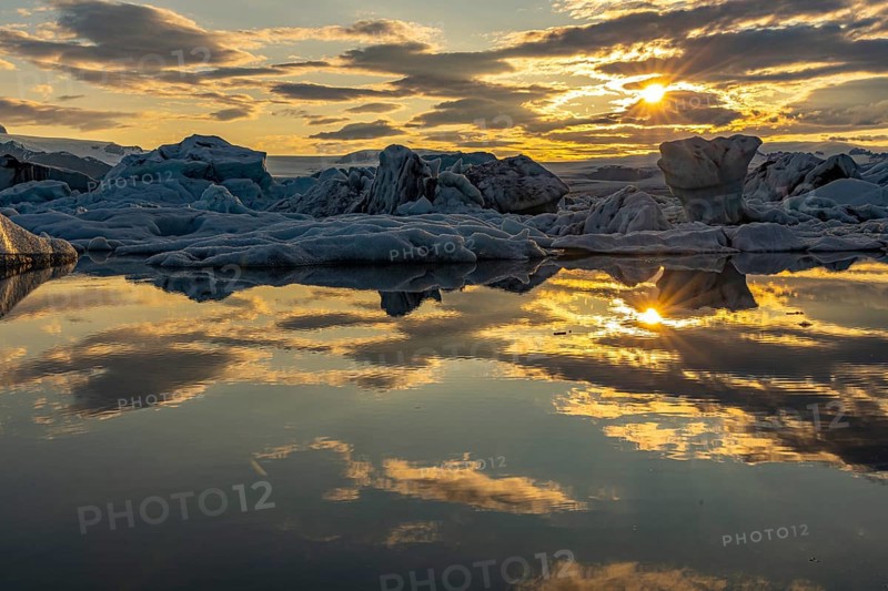 Evening at Jökulsarlon, south coast, Iceland, Europe