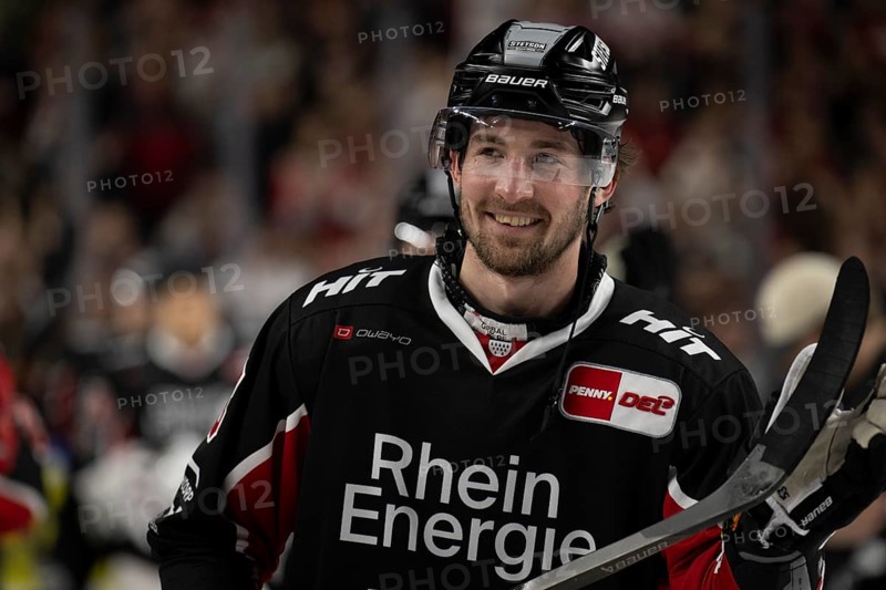 Laura Dick Cologne, LanxessArena, North Rhine-Westphalia, Adam Almquist (Cologne Sharks, #53), PENNY DEL, Cologne Sharks-Nuremberg Ice Tigers on 26/11/2024 at the LanxessArena in Cologne Germany