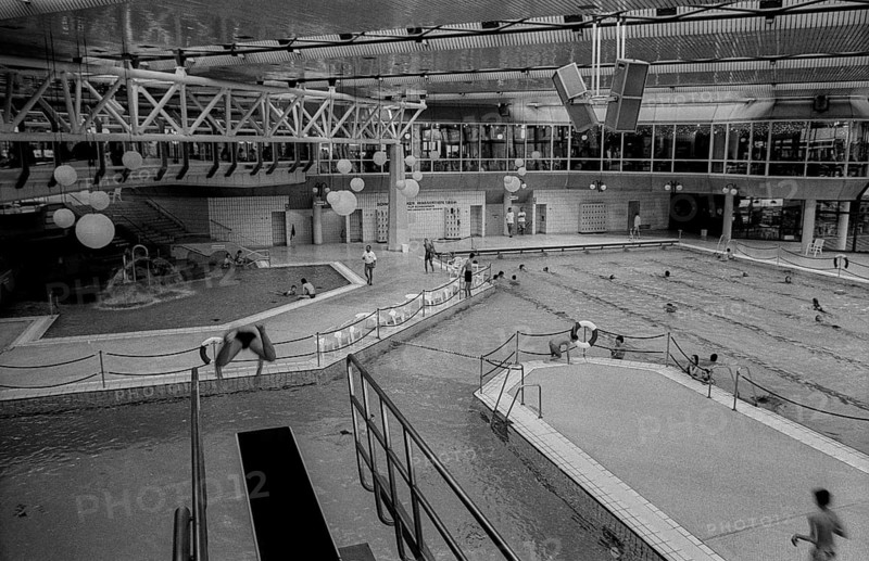 Germany, Berlin, 22.11.1994, SEZ, sports and recreation centre, swimming pool, Europe