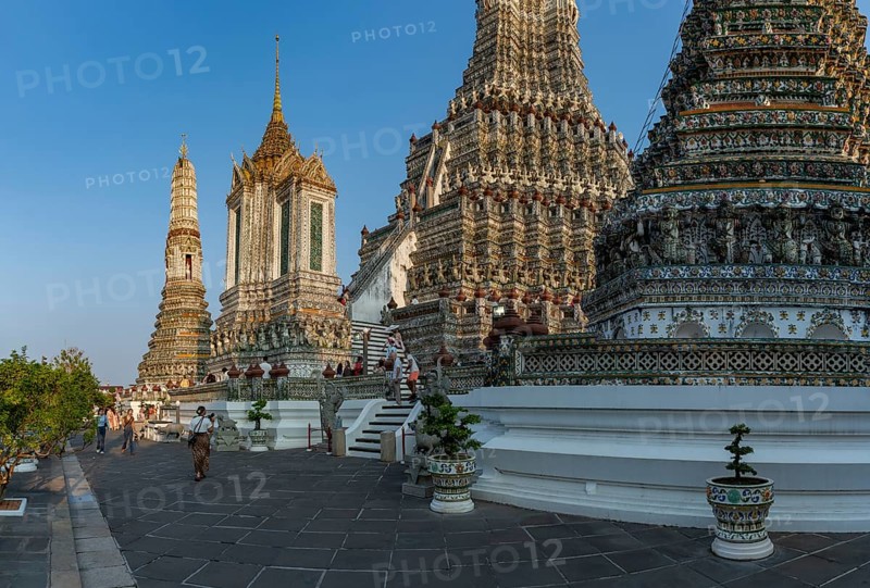 A picture of the Wat Arun Temple