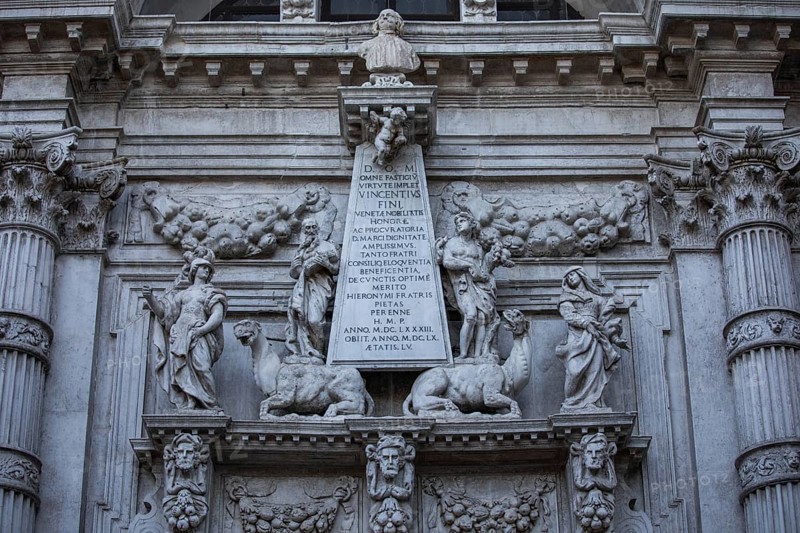 Figural and ornamental decoration, façade of the church of San Moisè, detail, Venice, Italy, Europe
