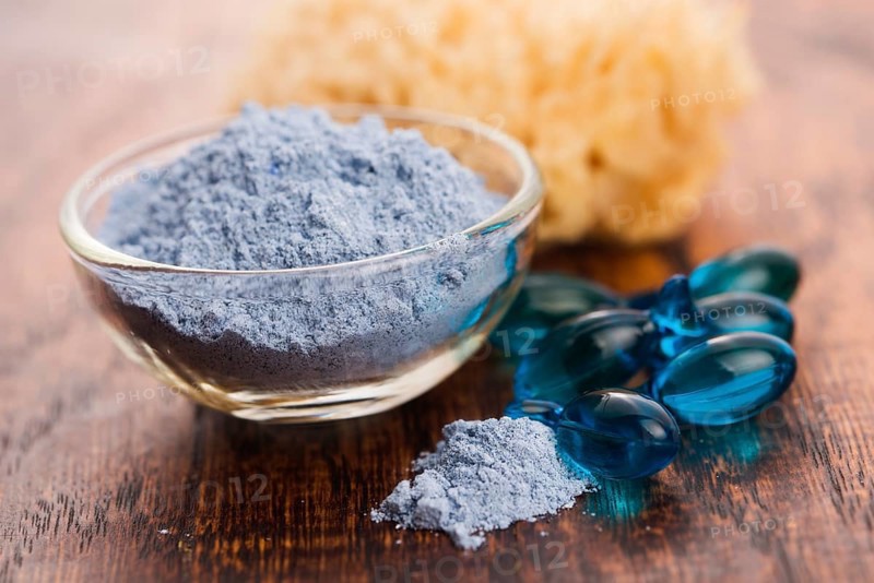 Blue clay mask with serum capsules