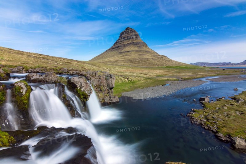 Kirkjufell with Kirkjufellsfoss in Iceland