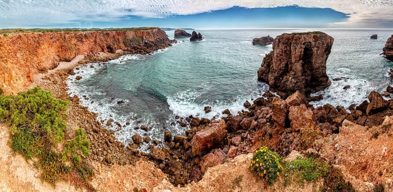 Rocky coastline in the Costa Vicentina natural park at the Atlantic Ocean at the Algarve, Portugal, Europe