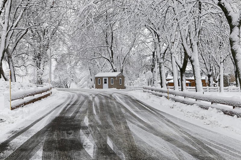 Winter, tire tracks in snow, Province of Quebec, Canada, North America