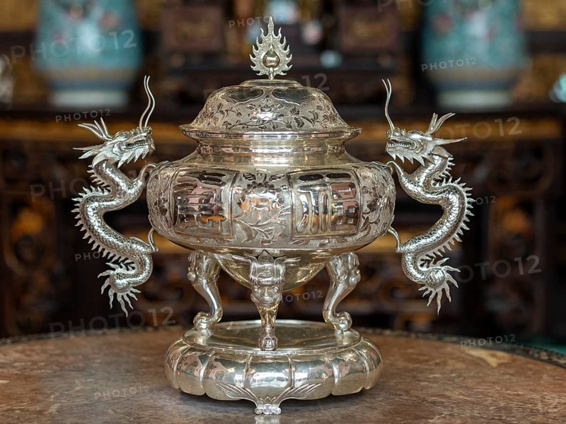 Decorated bowl, Pinang Peranakan Mansion Museum, George Town, Penang, Malaysia, Southeast Asia, Asia