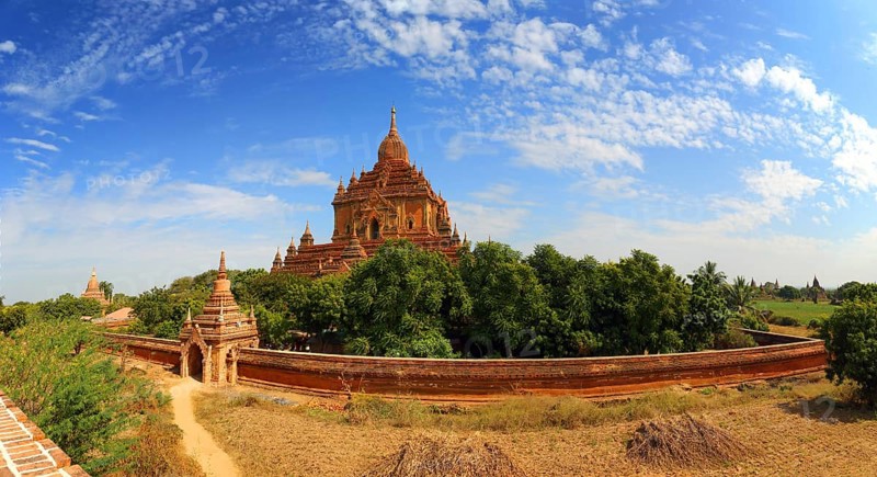 Panorama view of Htilominlo Pagoda (Paya) in Bagan, Myanmar (Burma)