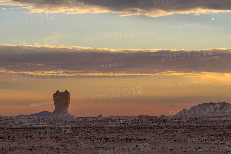 Sunset in the Libyan desert, white desert, limestone formations in the front, Farafra, Egypt, Africa