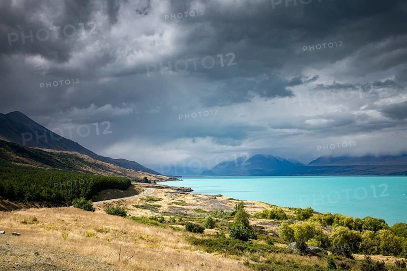 An image of the turquoise Lake Pukaki in New Zealand