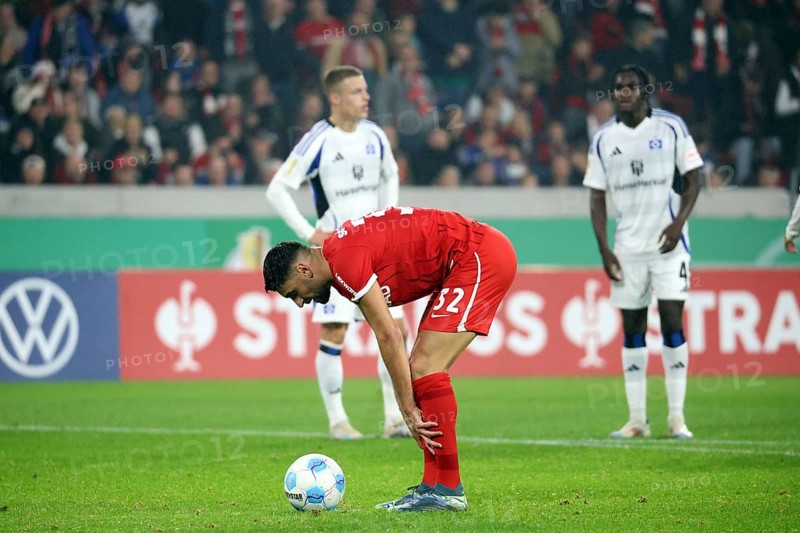 Vincenzo Grifo (SC Freiburg) takes the ball for the penalty kick and converts to make it 2-0 at the break in the DFB-Pokal 2024-25, 2nd round match: SC Freiburg vs Hamburger SV, Freiburg im Breisgau, Germany / Germany