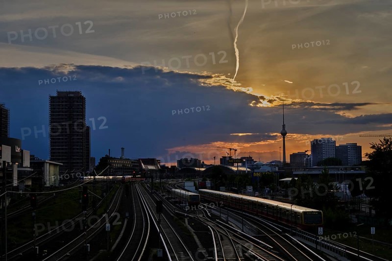 Germany, Berlin, 26.05.2025, View from Warschauer Brücke, City centre, City_Ost, TV tower, Railway tracks, Regional train, S-Bahn, Europe