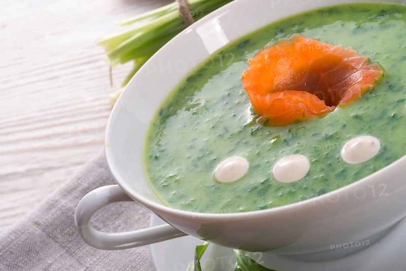Bear allium soup with smoking salmon