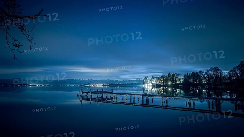 An image of the Starnberg Lake by nigth