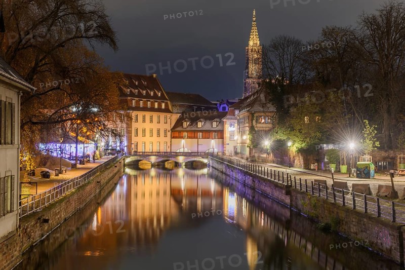 La Petite France at Christmas time, a picturesque district of the historic center of Strasbourg. Listed as a UNESCO World Heritage Site. Bas-Rhin, Alsace, Grand Est, France, Europe