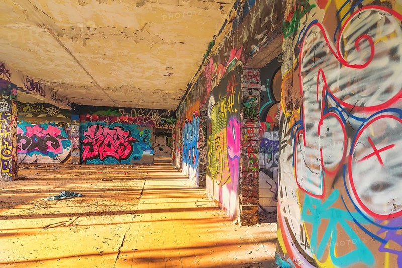 Abandoned building with graffiti walls and crumbling plaster, Dortmund-Hafen railway depot, Lost Place, Dortmund, North Rhine-Westphalia, Germany, Europe