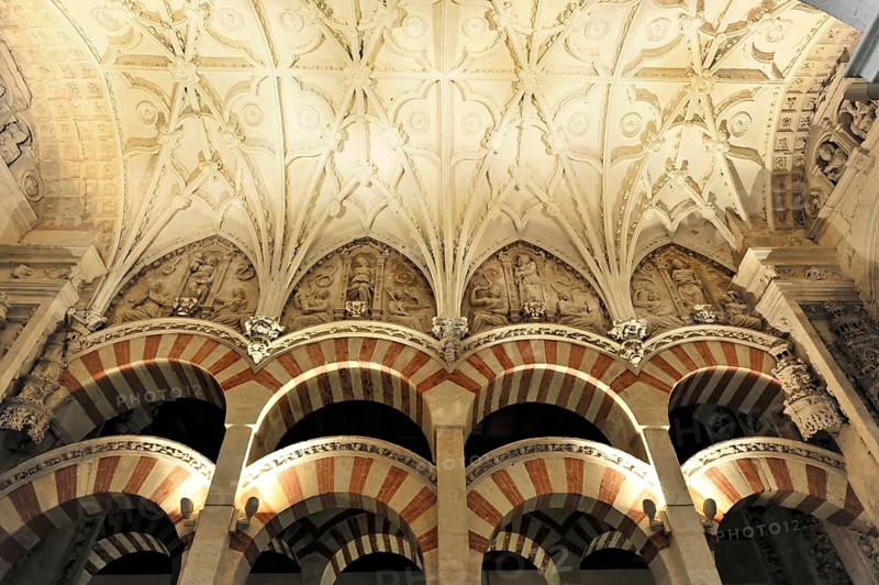 La Mezquita, Mosque, Cathedral of Cordoba, Cordoba, Andalusia, Spain, Europe, Magnificent Gothic vaults with Moorish arches, rich in detail and atmospheric play of light, Europe
