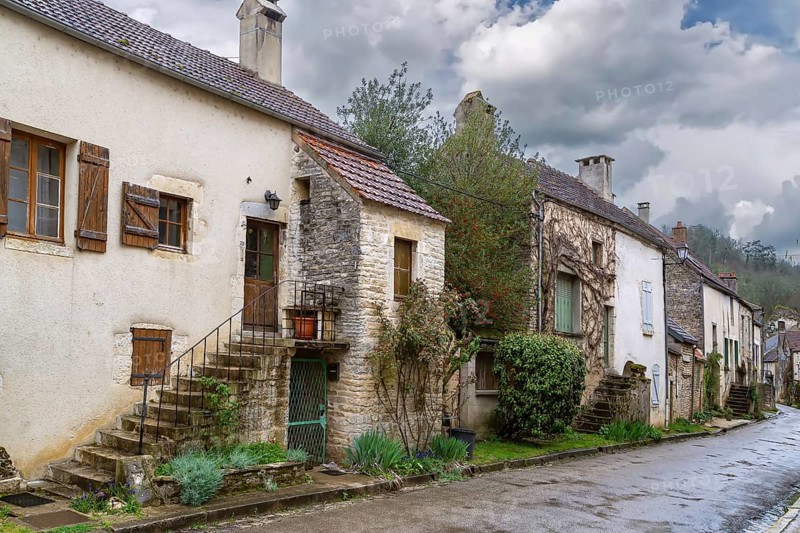 Street with historical houses in Noyers (Noyers-sur-Serein), Yonne, France, Europe