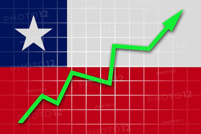 The Chile flag and arrow graph going up