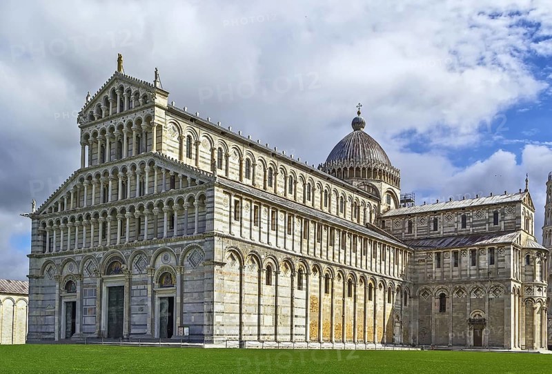 Medieval cathedral of the Archdiocese of Pisa, entitled to Santa Maria Assunta. Its construction began in 1064