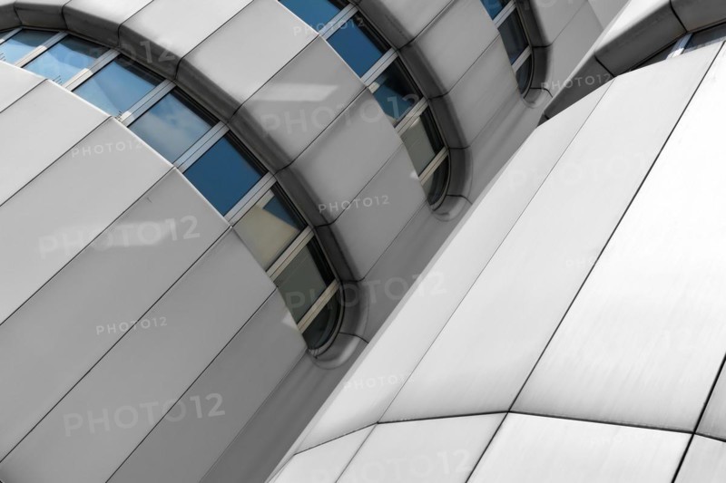 Aluminium façade on the International Congress Center in Berlin