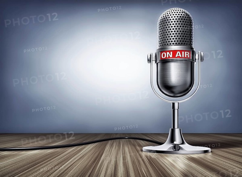 3D rendering of a microphone with an on air icon