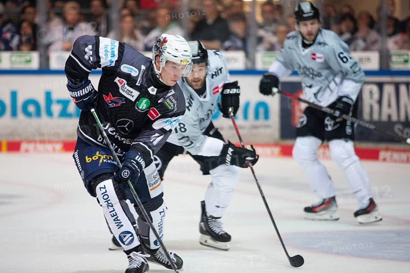 Balver Zinn Arena, Iserlohn, North Rhine-Westphalia, Brayden Burke (Iserlohn Roosters, #41), PENNY DEL, Iserlohn Roosters-Kölner Haie on 20/10/2024 at the Balver Zinn Arena in Iserlohn Germany