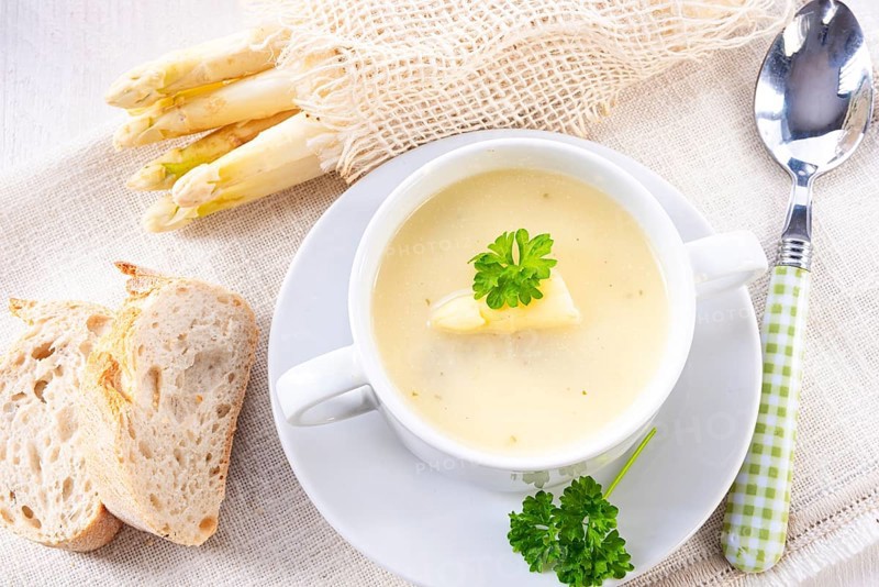 Delicious white asparagus cream soup
